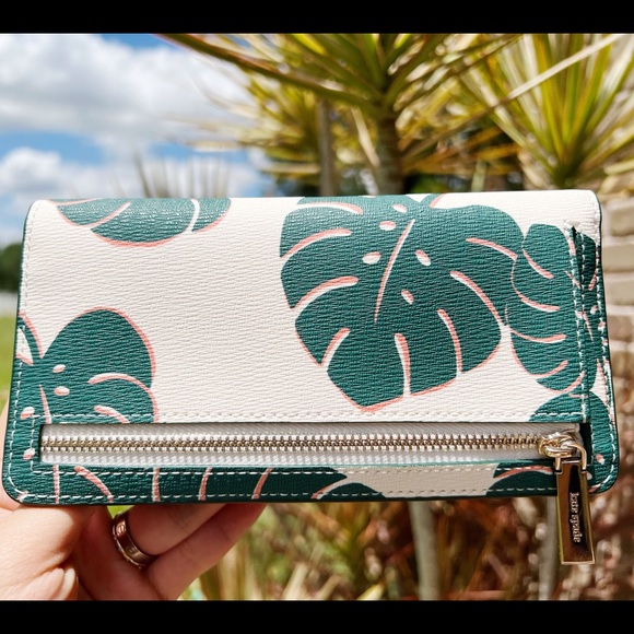 Kate Spade Bifold Wallet - Picture 3 of 4